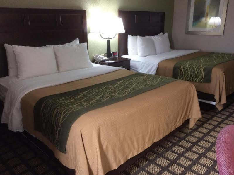Hotel Baymont By Wyndham Ames Extérieur photo