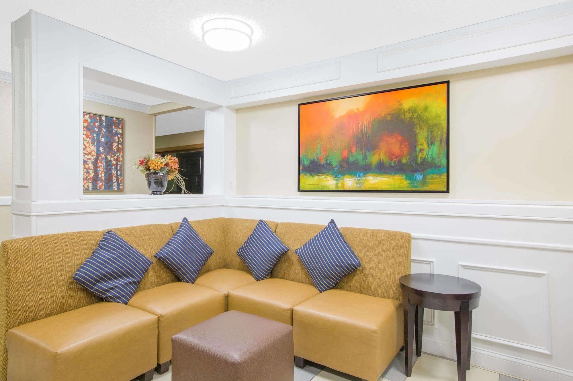Hotel Baymont By Wyndham Ames Extérieur photo