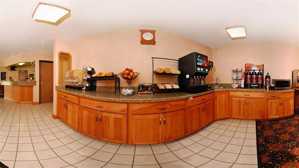 Hotel Baymont By Wyndham Ames Extérieur photo
